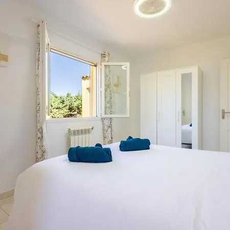 Isis Pool & Elegance Vila *